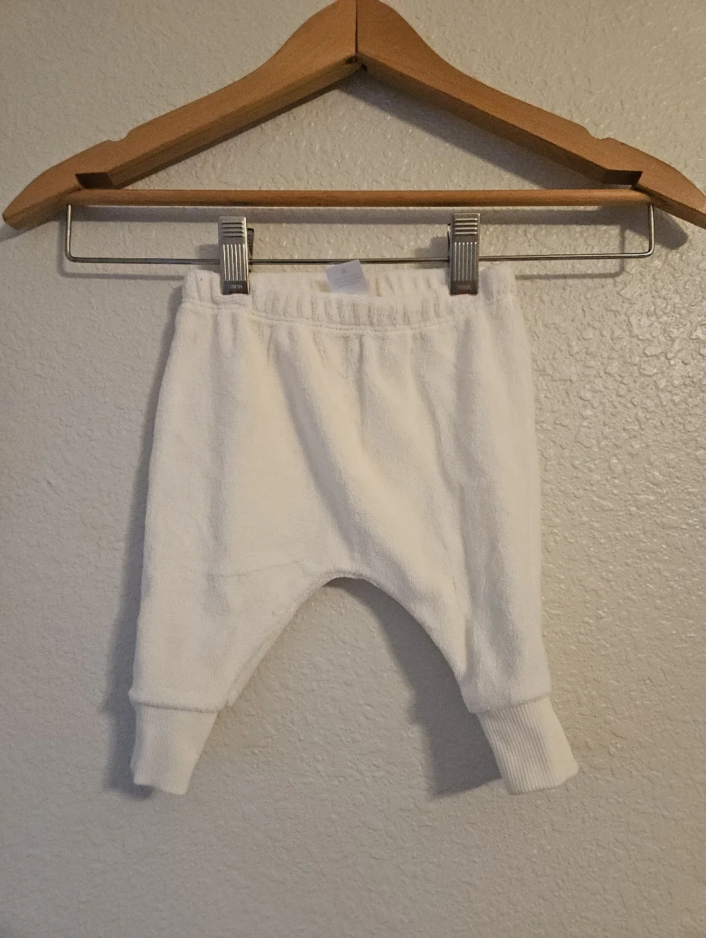 carters 2 piece white sweater suit, 3 months